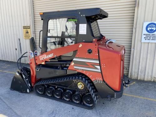 590t-skid-steer-3