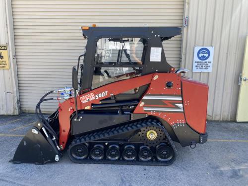 590t-skid-steer-8