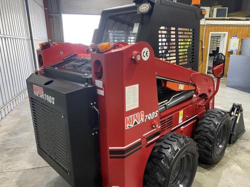 790kg-Skid-Steer-Loader-Enclosed-Cab-12