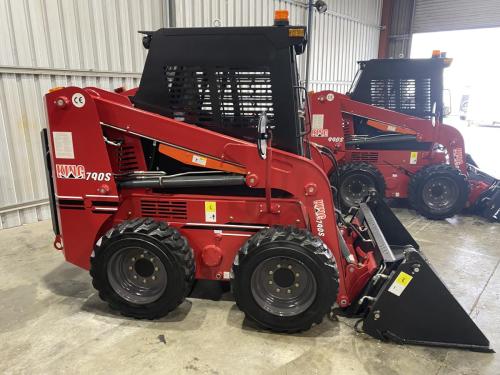 790kg-Skid-Steer-Loader-Enclosed-Cab-13