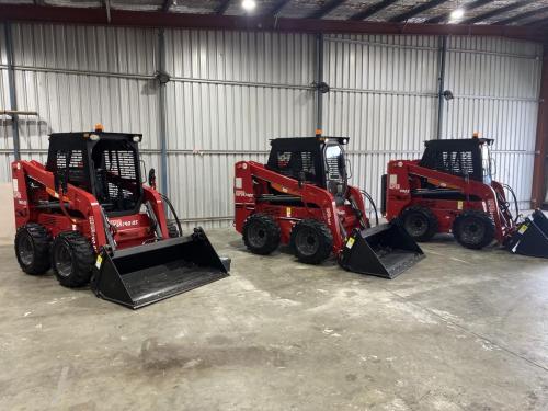 790kg-Skid-Steer-Loader-Enclosed-Cab-23
