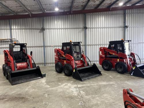 790kg-Skid-Steer-Loader-Enclosed-Cab-24
