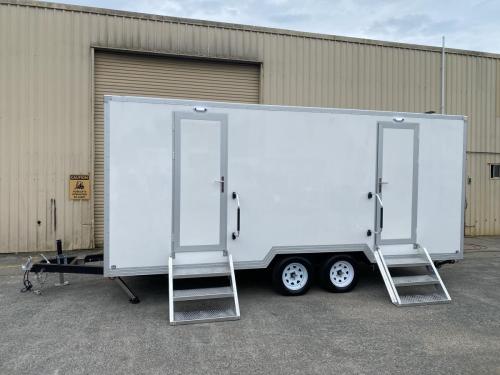 King-Kong-Mobile-Bathroom-External-10