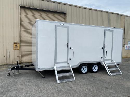 King-Kong-Mobile-Bathroom-External-11