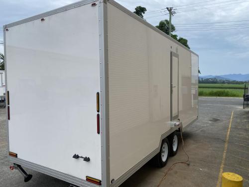 King-Kong-Mobile-Bathroom-External-7