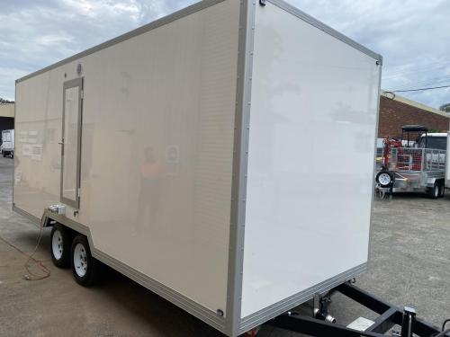 King-Kong-Mobile-Bathroom-External-8