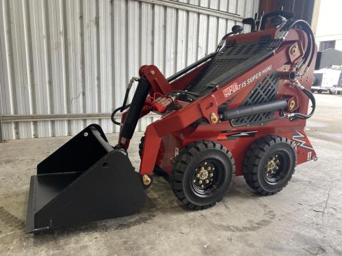 T15-Tracked-Mini-Skid-Steer-Loader-10