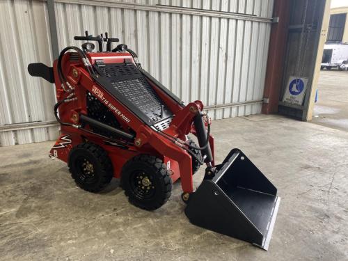T15-Tracked-Mini-Skid-Steer-Loader-33