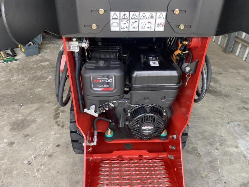 T15-Tracked-Mini-Skid-Steer-Loader-7